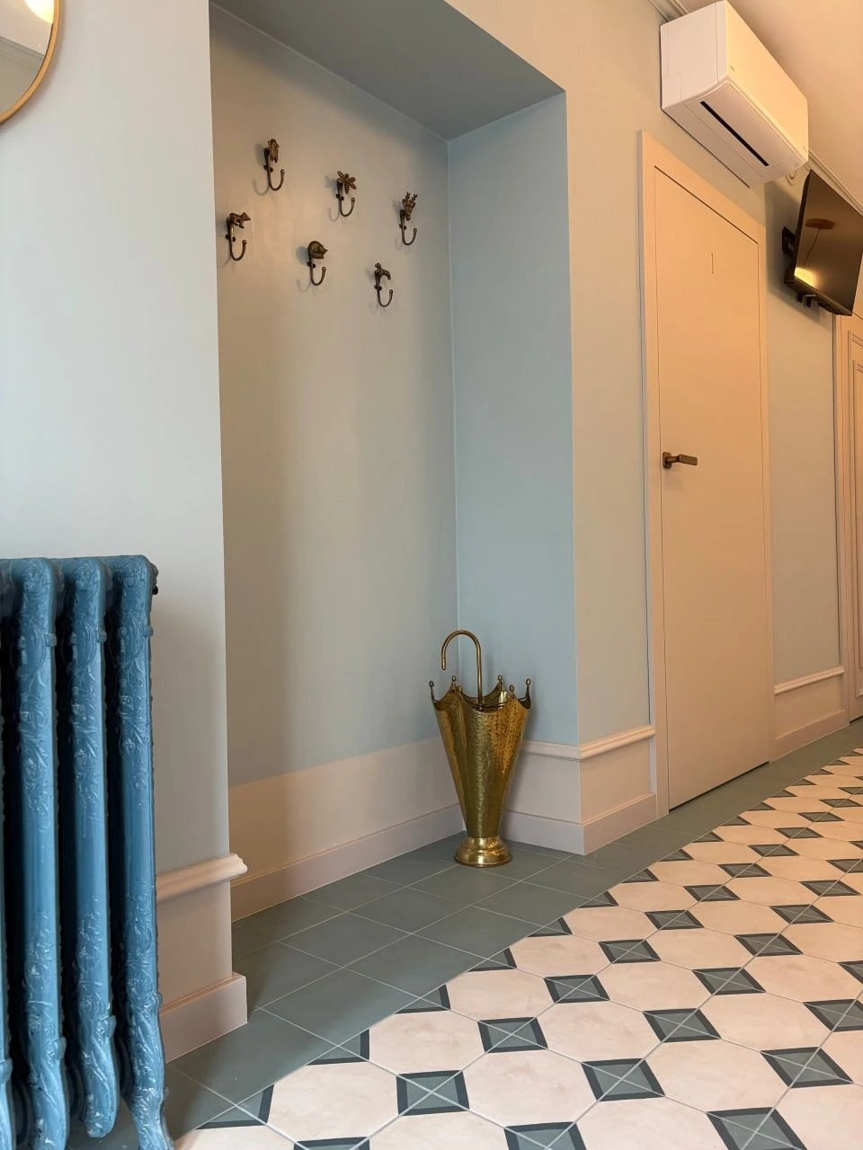 Gallery photo